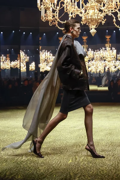Look 8